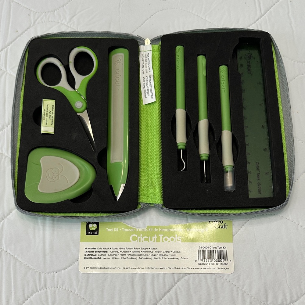 CRICUT Tool Set - Picture 2 of 3